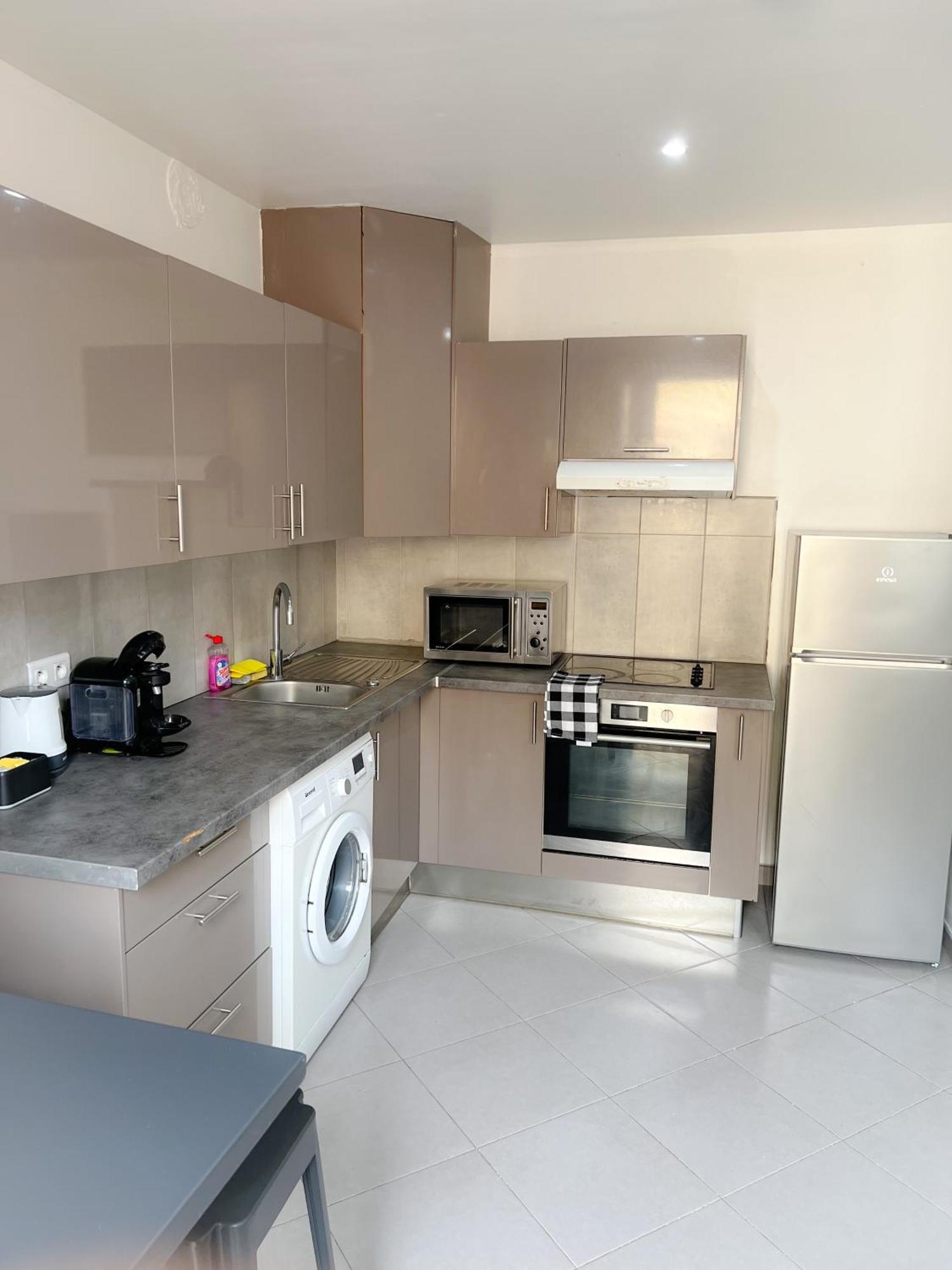 Republique Apartment Nice Luaran gambar